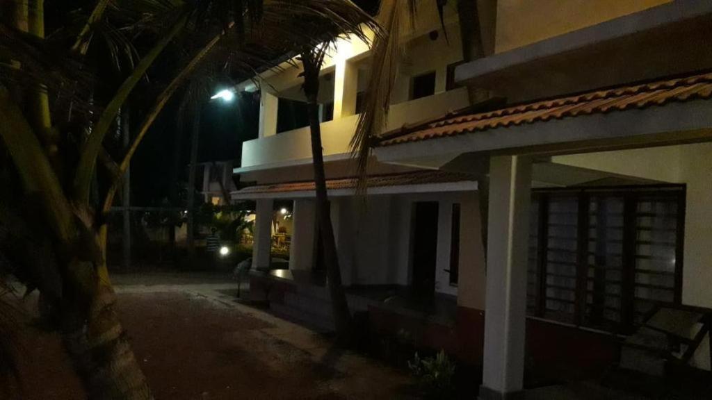 Kizhunna Rock Beach House Kannur Exterior foto